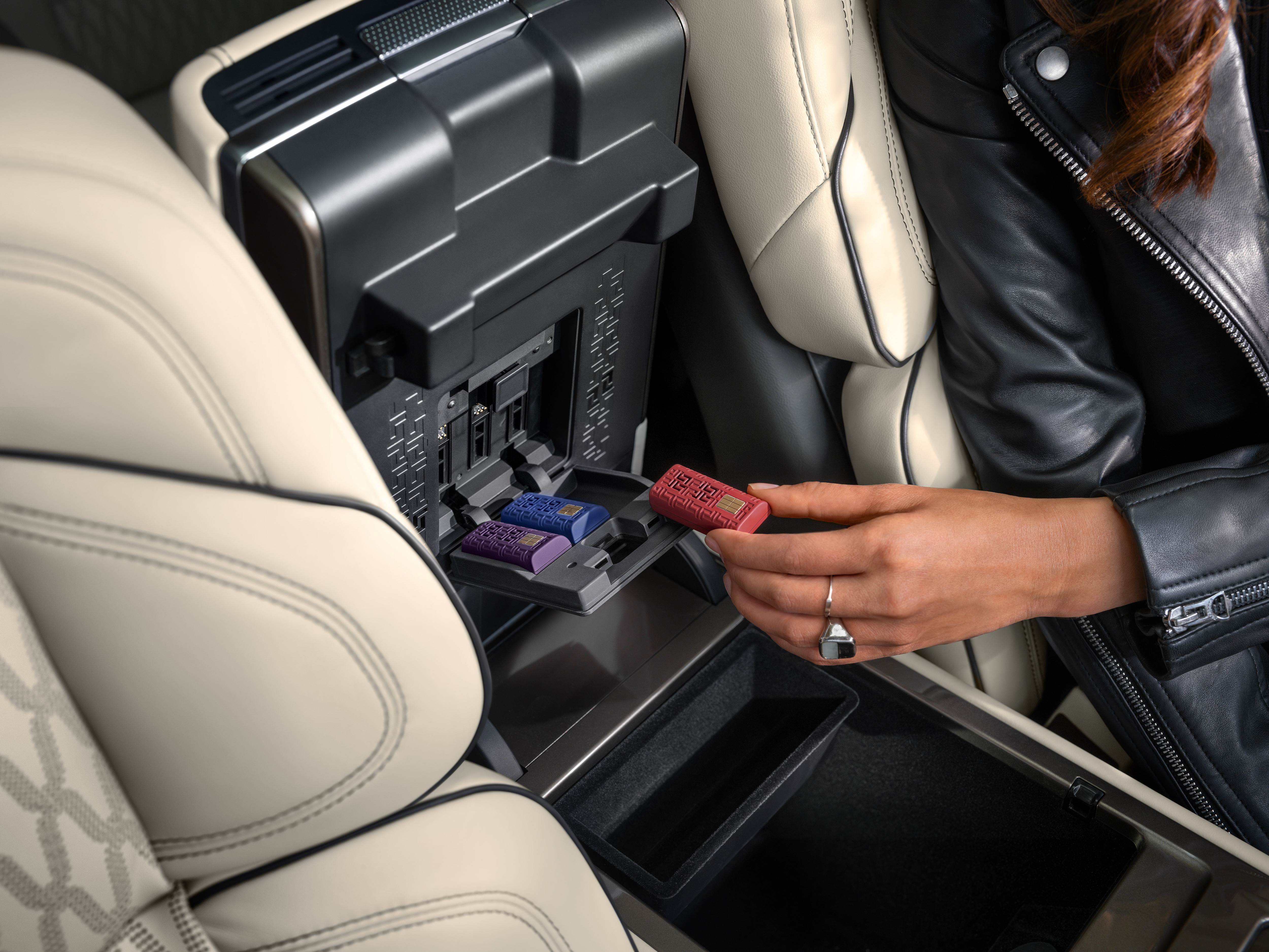 Lincoln expands its scent collection to seven digital in-cabin scents for a fresh and personalized interior experience, first introduced and available in the all-new 2024 Lincoln Nautilus SUV.